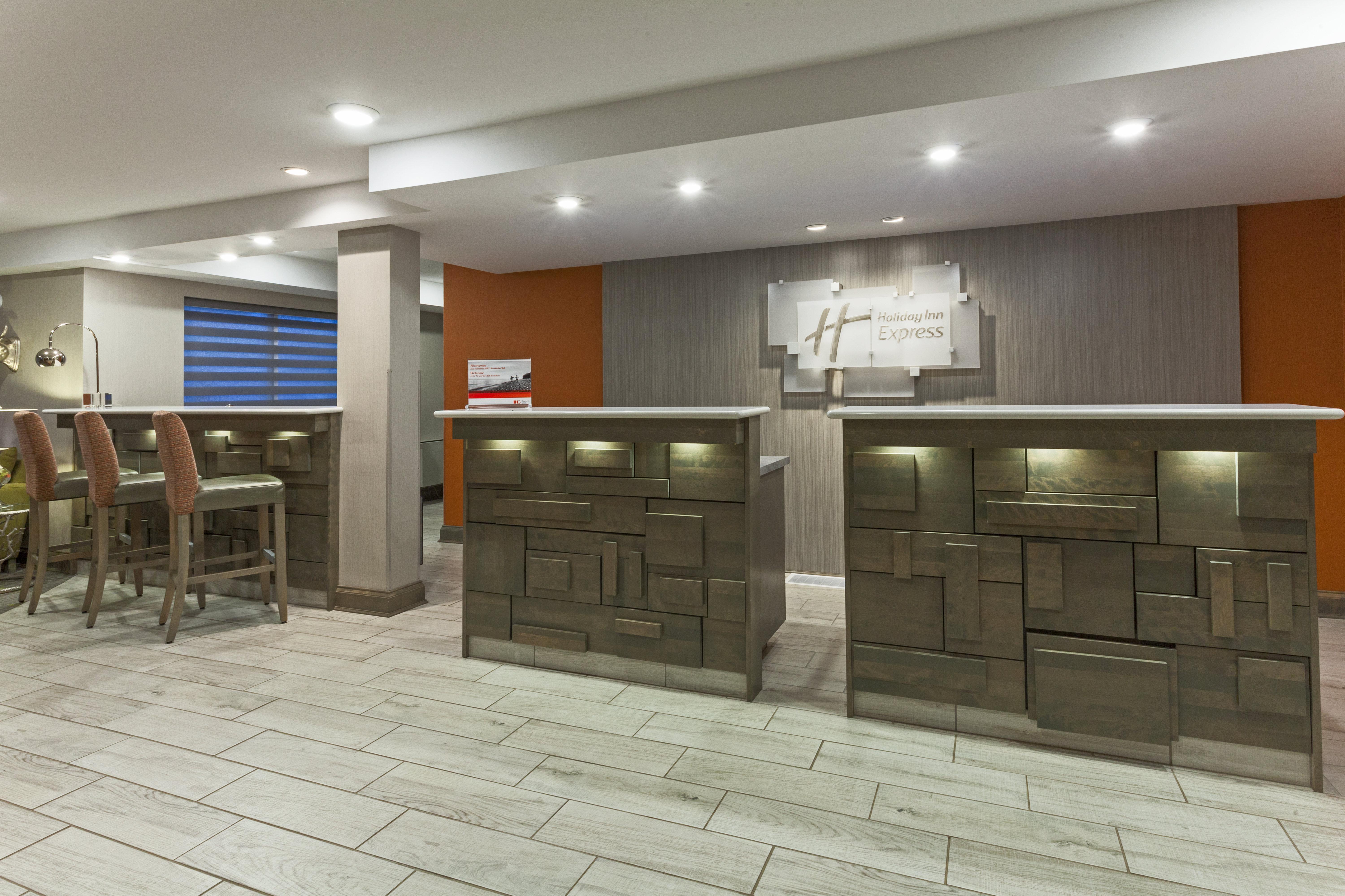 Holiday Inn Express Hotel & Suites Uptown Fredericton By Ihg Extérieur photo