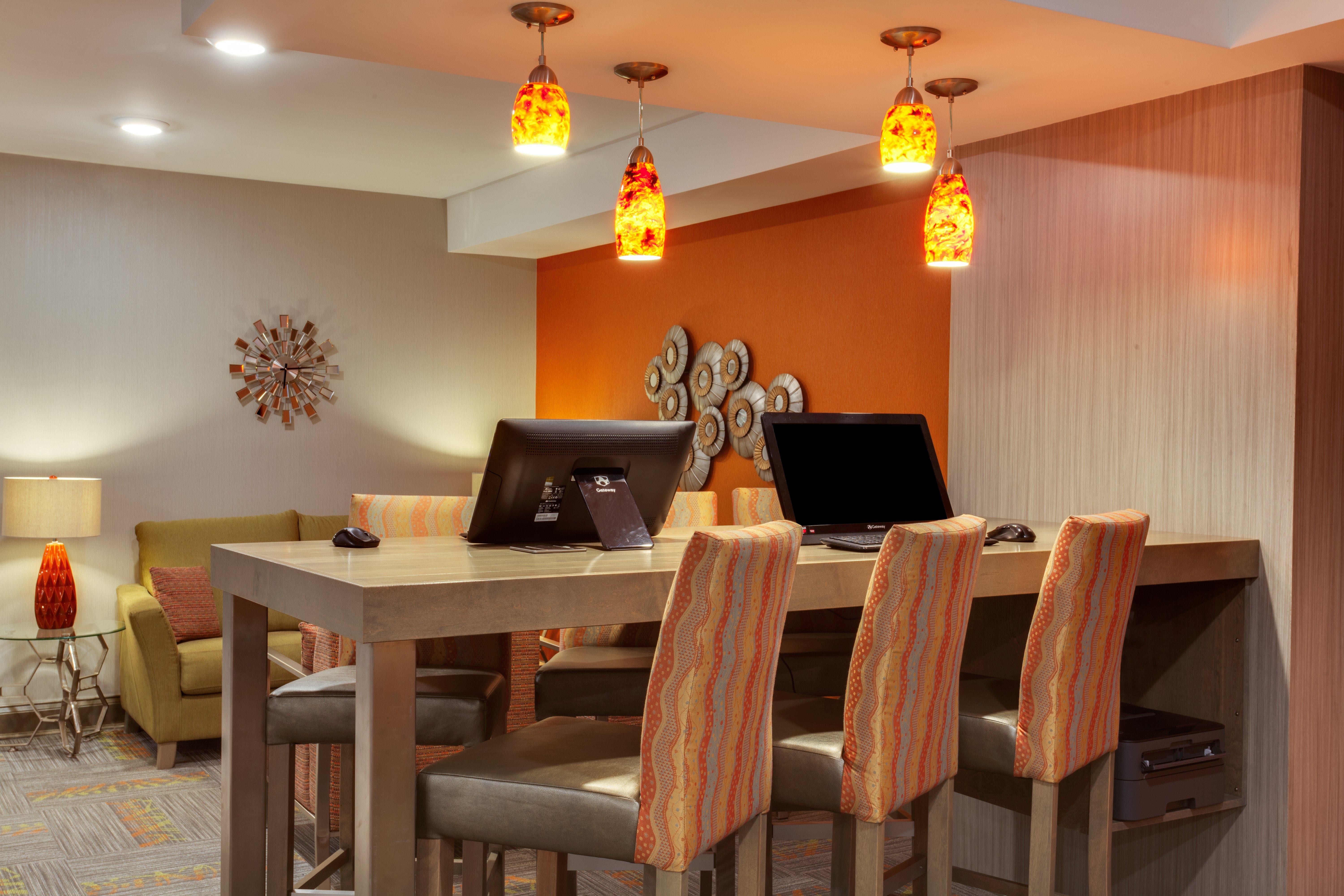 Holiday Inn Express Hotel & Suites Uptown Fredericton By Ihg Extérieur photo