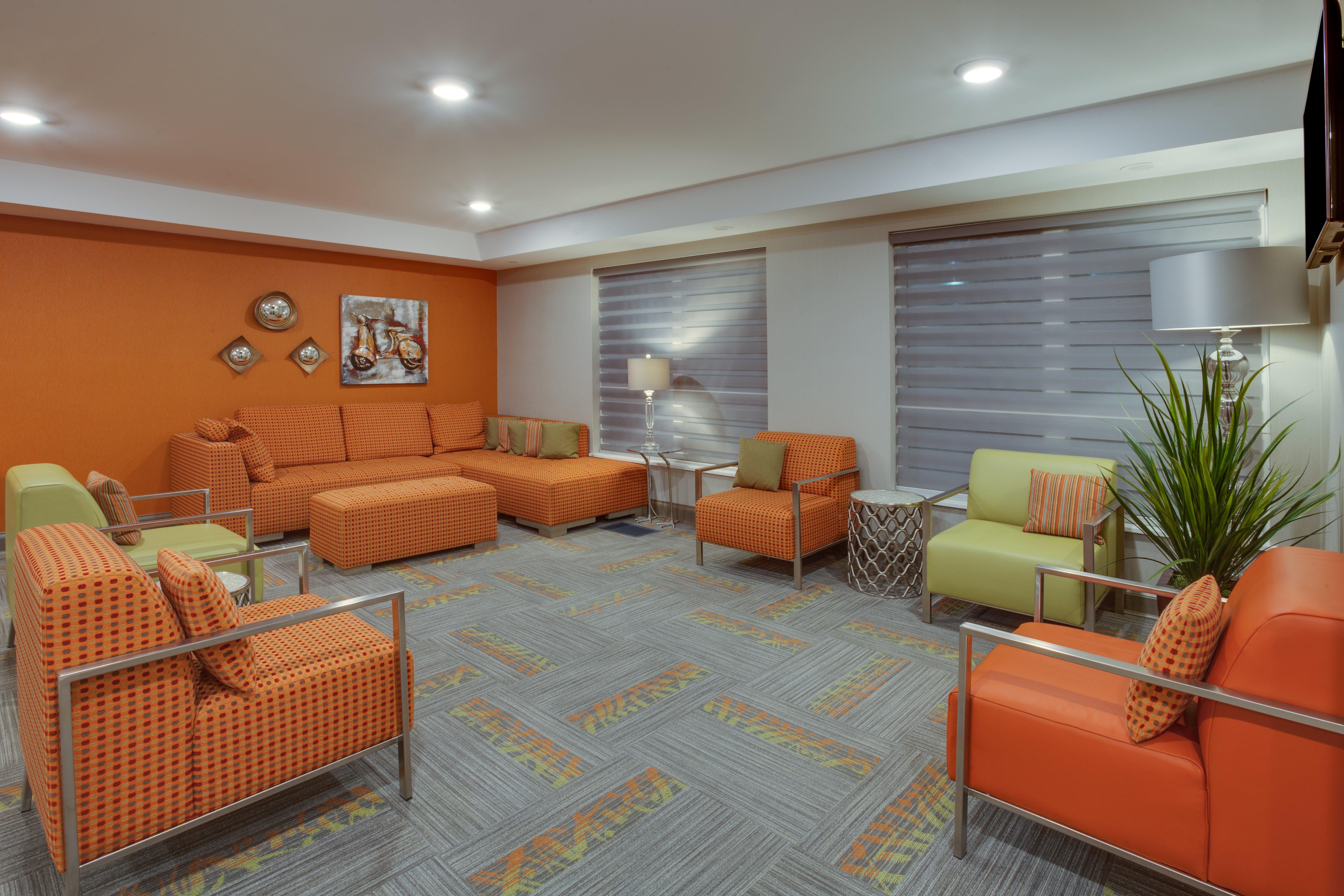 Holiday Inn Express Hotel & Suites Uptown Fredericton By Ihg Extérieur photo