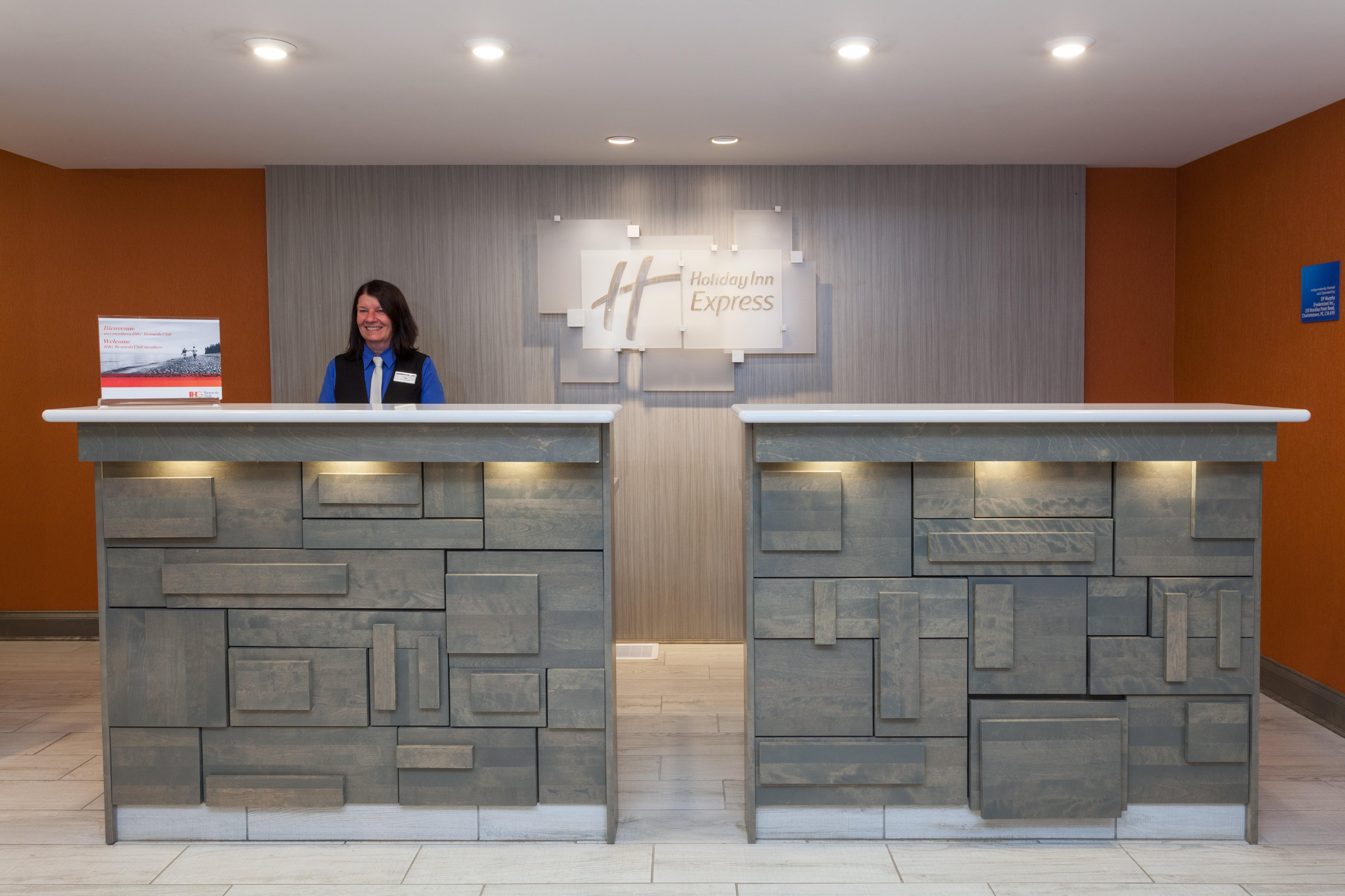 Holiday Inn Express Hotel & Suites Uptown Fredericton By Ihg Extérieur photo