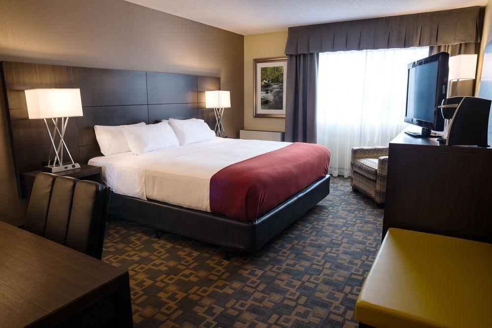 Holiday Inn Express Hotel & Suites Uptown Fredericton By Ihg Extérieur photo
