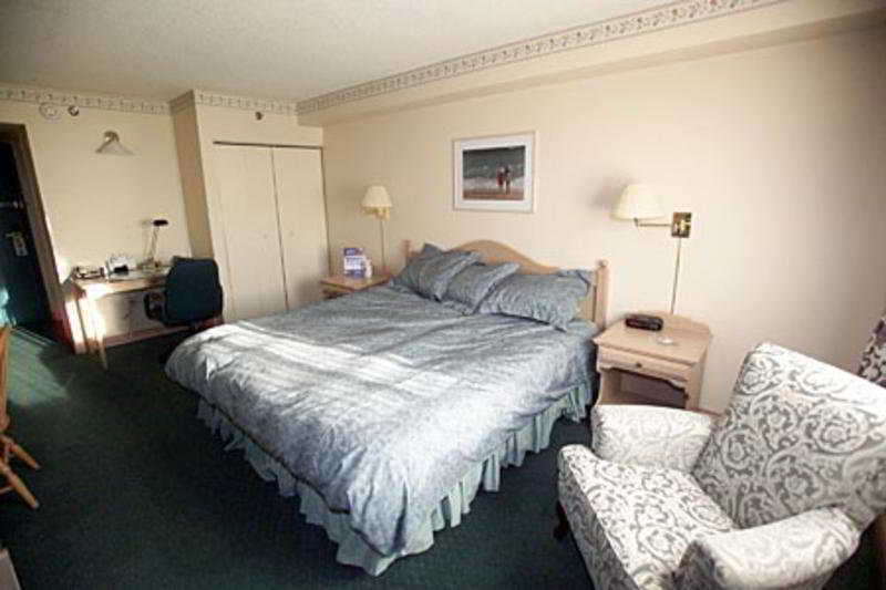Holiday Inn Express Hotel & Suites Uptown Fredericton By Ihg Extérieur photo
