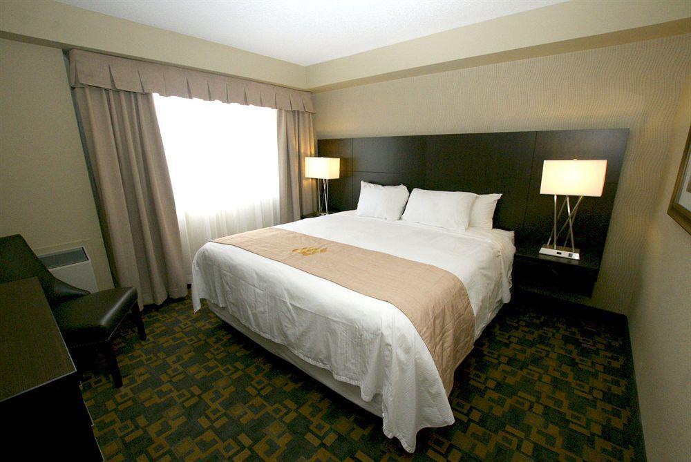 Holiday Inn Express Hotel & Suites Uptown Fredericton By Ihg Extérieur photo