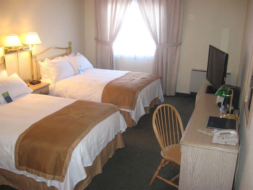 Holiday Inn Express Hotel & Suites Uptown Fredericton By Ihg Extérieur photo